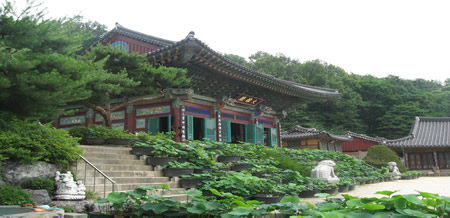 Bongwansa Temple in Seoul